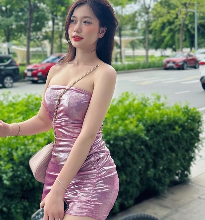 gái xinh mặc pinky