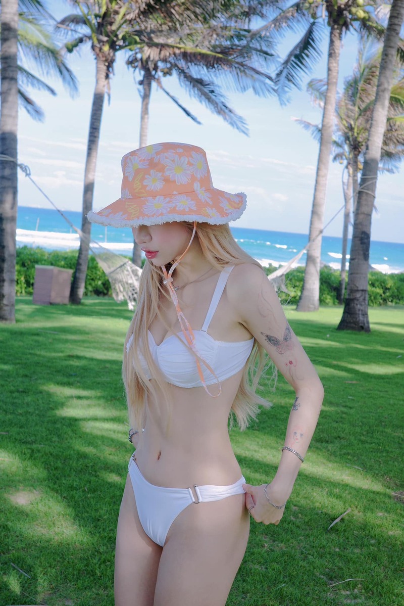 ciin bikini